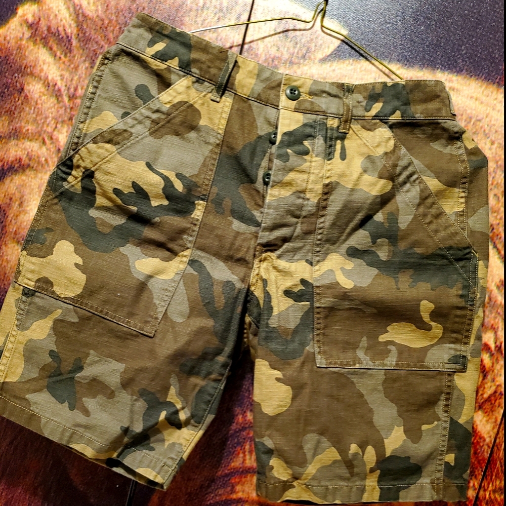 CAMO SHORTS